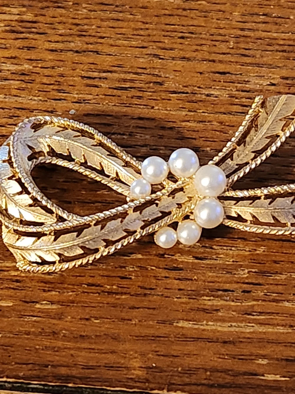 Crown Trifari elegant gold